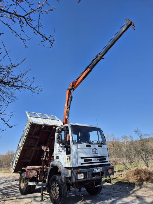 Camion Iveco Eurocargo 4x4 basculabil cu macara
