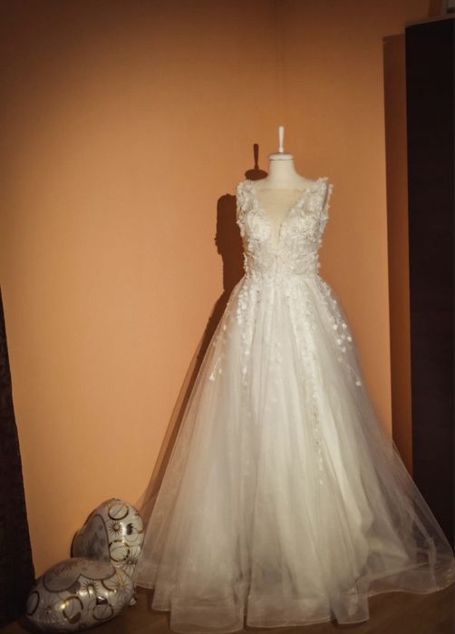 Vand rochie de mireasa