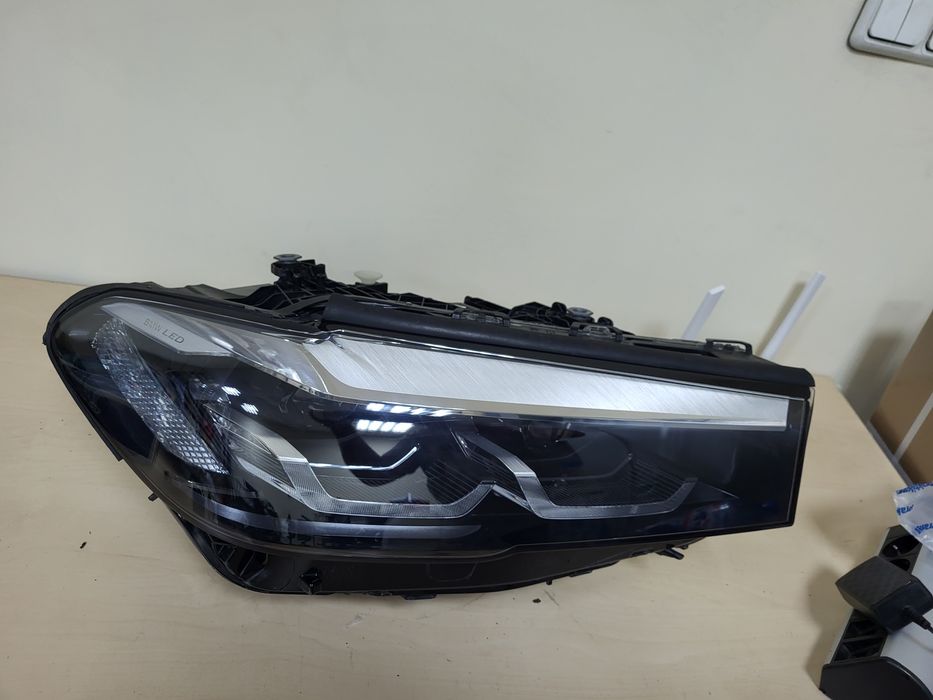 Десен фар фарове BMW G30 G31 LED Facelift desen far farove бмв г 30