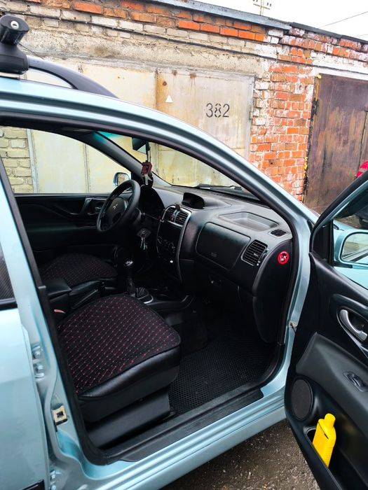 Митсубиси Спейс стар