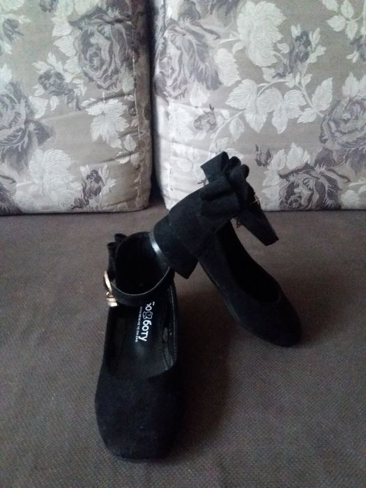 Продам туфли для девочки