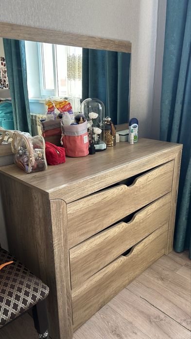 Продам спальный гарнитур