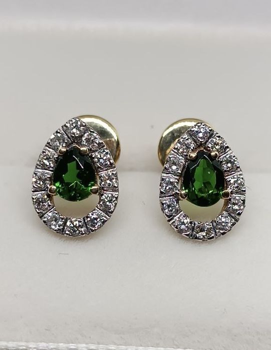 СРОЧНО: Серьги-гвоздики с якутскими изумрудами и бриллиантами