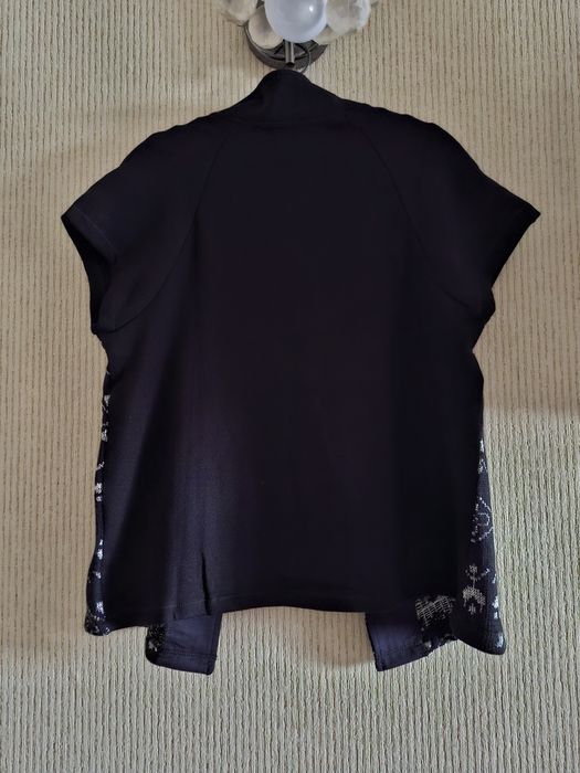 Женская безрукавка