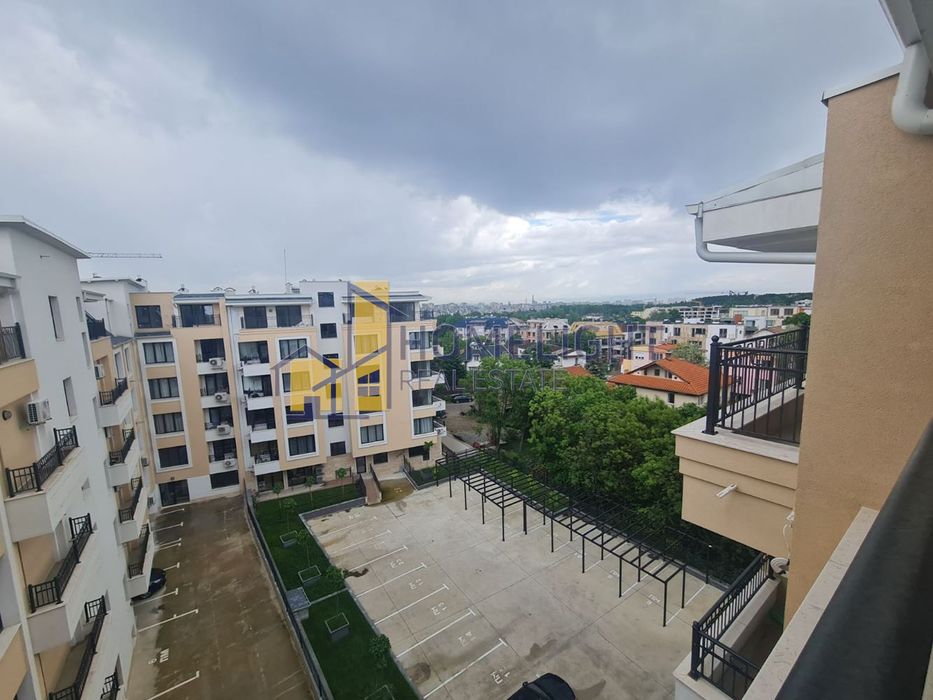 Тристаен апартамент в кв. Кръстова вада