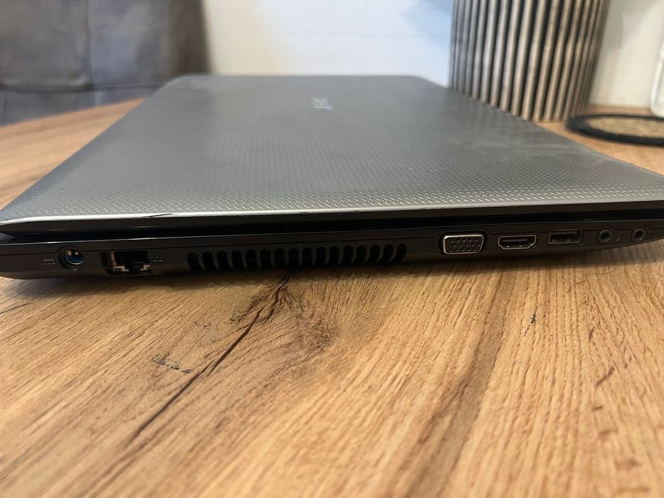 Laptop Acer 7741G i5 8gb 256ssd 17.3 ecran