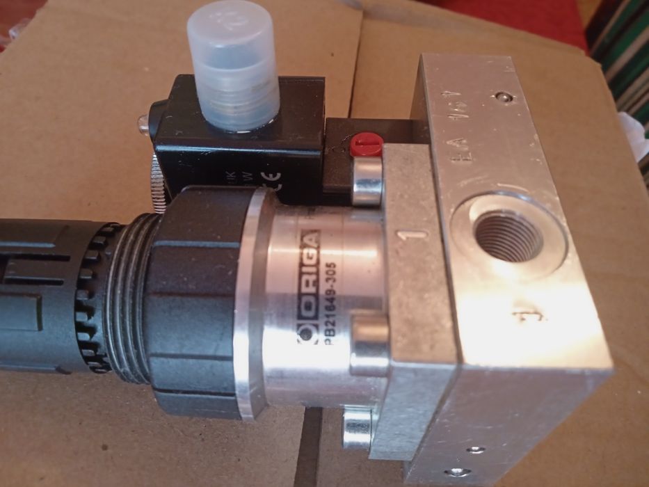Preparator si regulatoare presiune Festo si Origa