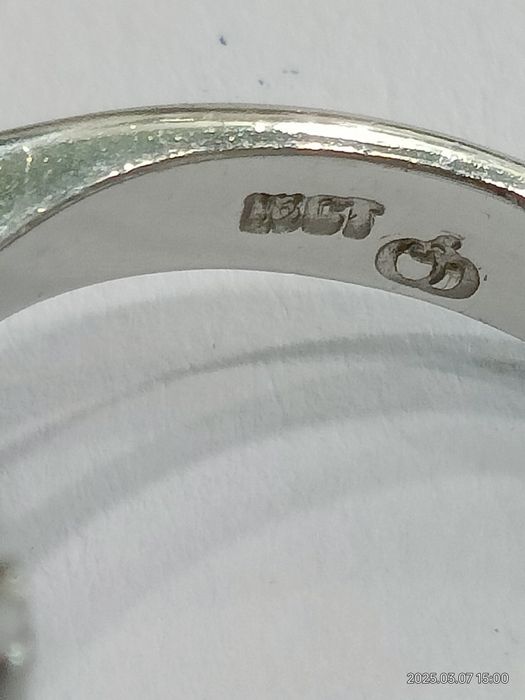 Vind inel din aur 18kt cu diamante 2,3ct și rubin 13,75ct