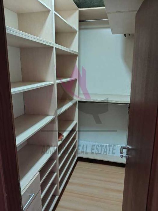 Дава се под наем Четиристаен апартамент в Варна, Цветен квартал - 95 кв.м за 648.21 € - Снимка #7