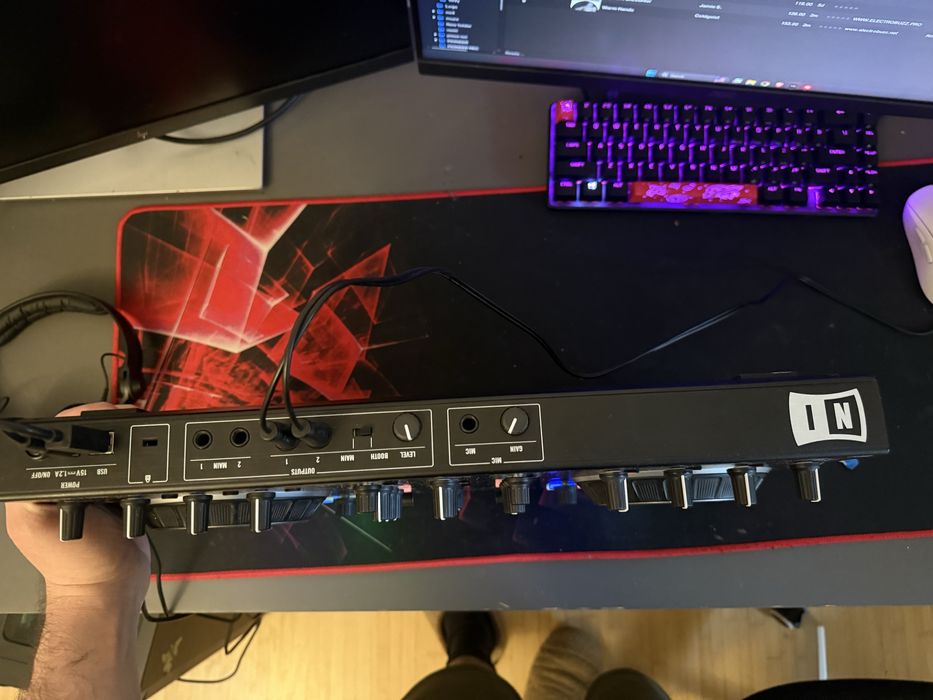 Consola Dj Traktor s2Mk2 + Casti Sennheiser HD25 Setup Dj Complet