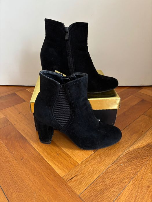 Дамски черни боти велур