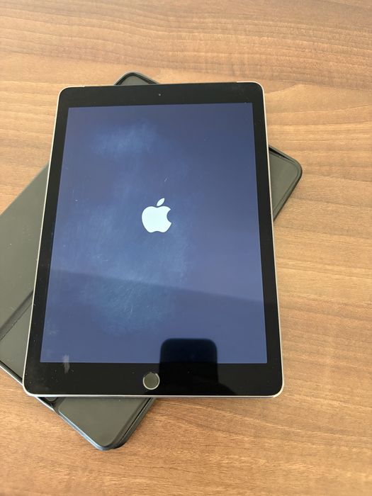 iPad Air 2 LTE + Apple Watch