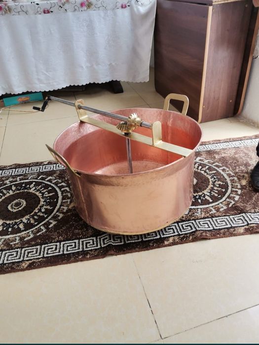 Vând caldare de cupru