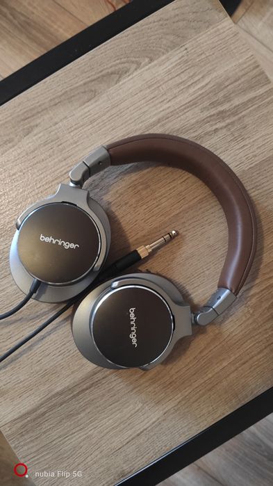 Căști Behringer bh470