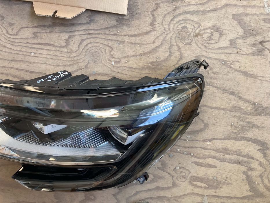Ляв фар за Renault Megane 4. Full Led. 17-20.