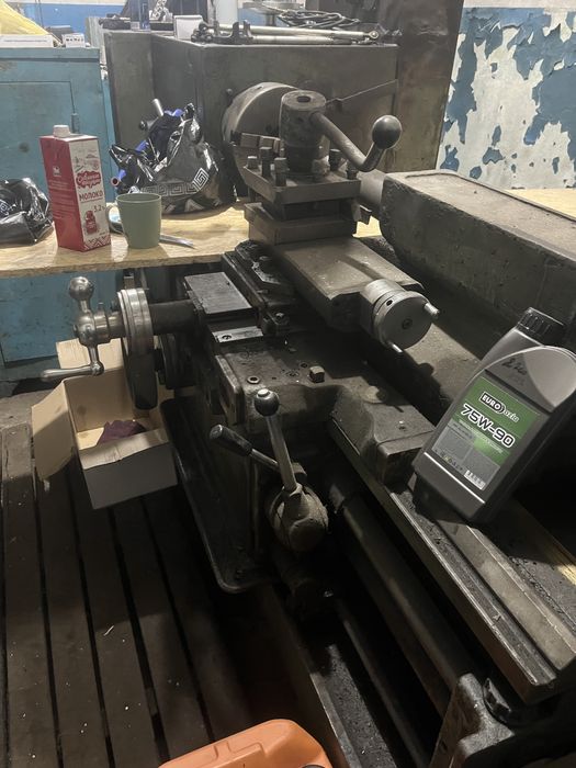 Продам б/у токарный станоки