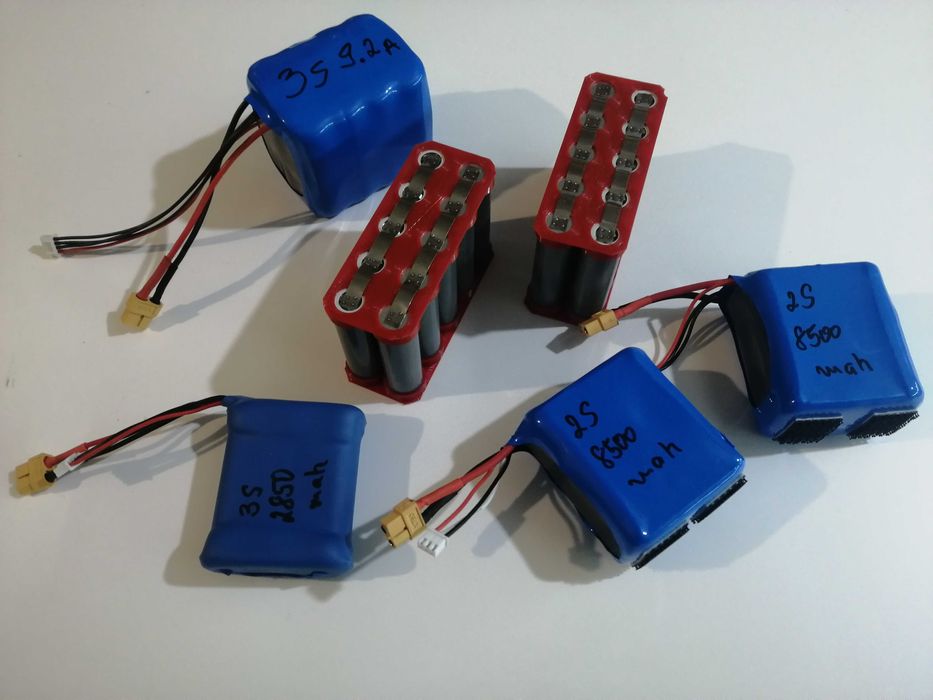 Произвеждам литиево-йонни батерии за лодки за захранка .