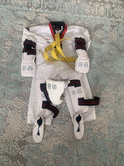 Форма для единоборств. Теквандо