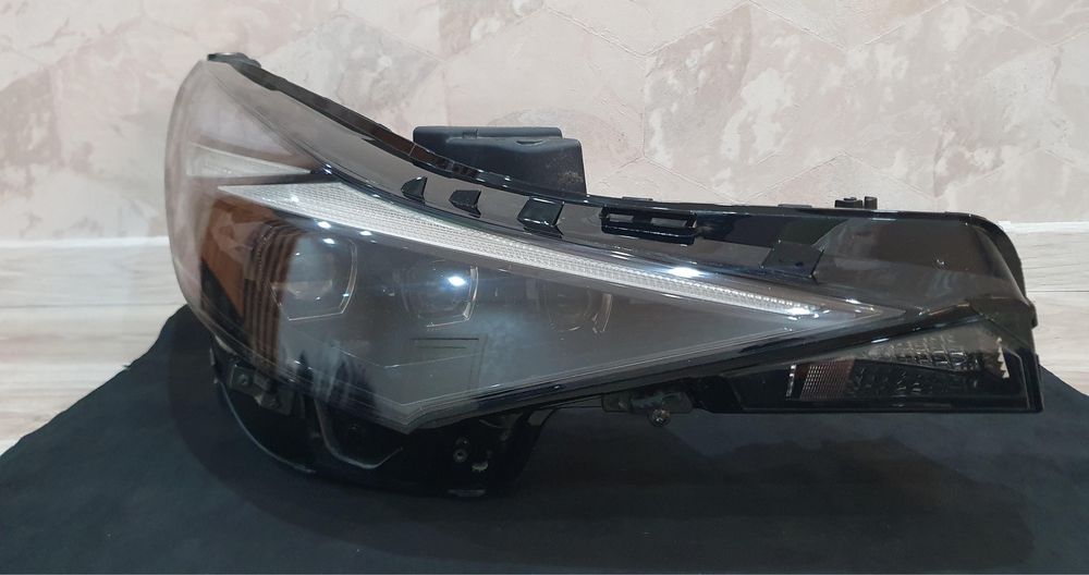 Правая фара Hyundai Elantra Led