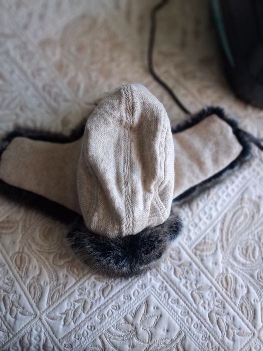 Оригинална зимна шапка