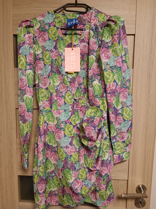 Vând rochie inflorata