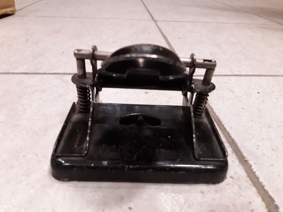 Стар перфоратор за хартия