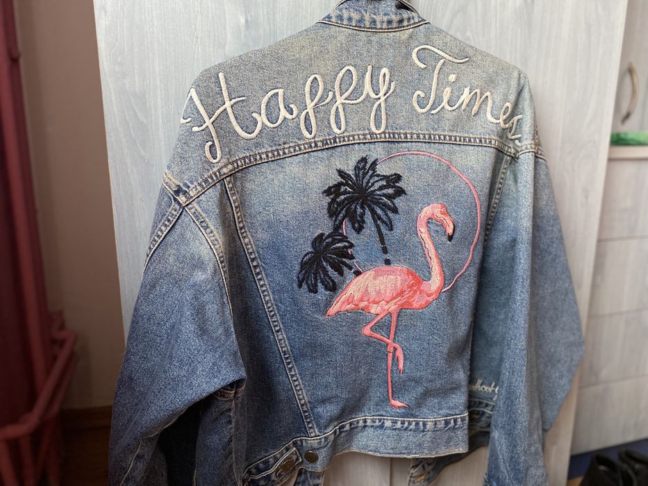 Geaca de blugi cu model brodat in partea din spate, marimea S