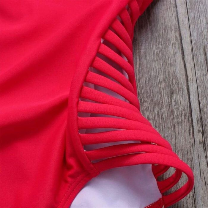 Нов уникален бански модел в червено