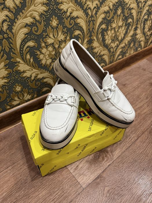 Продам школьную обувь для девочки