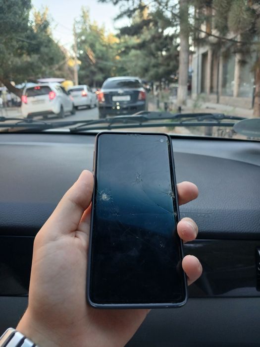 Продаётся Samsung s10