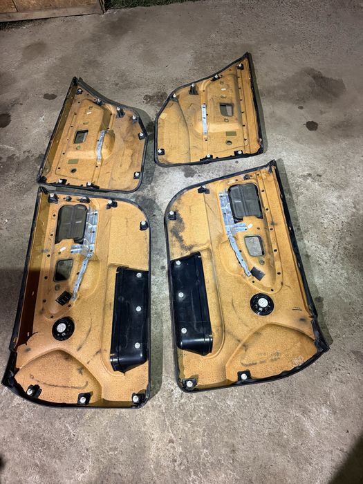 Fete usi e36 sedan cu airbag