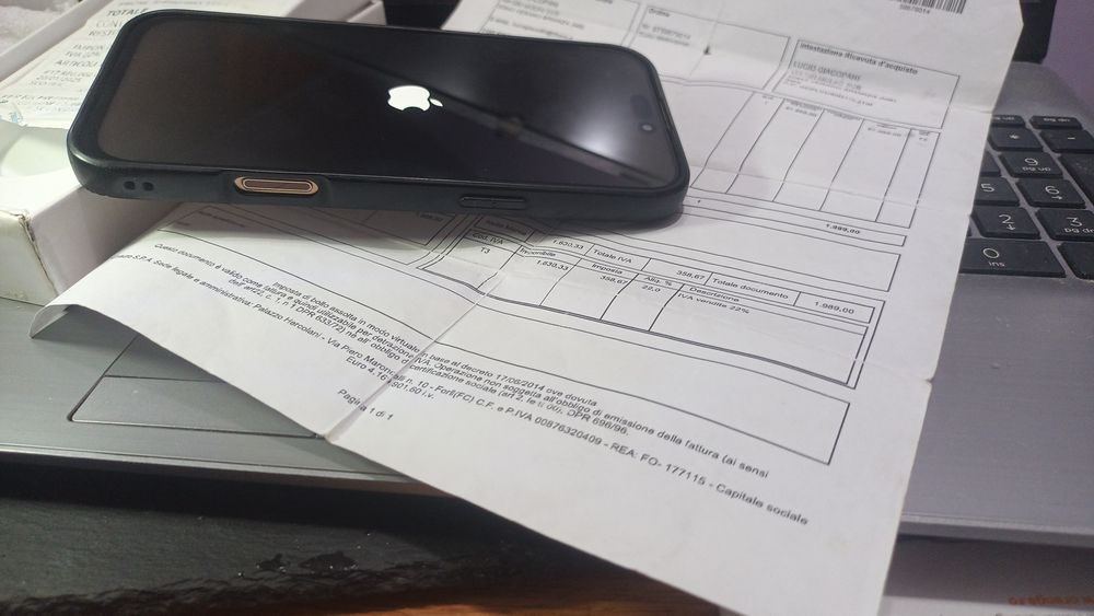 I-Phone 16 pro- max white
