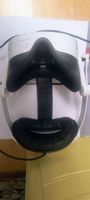 Meta quest 3s plus K4 bost (curea și baterie externa )