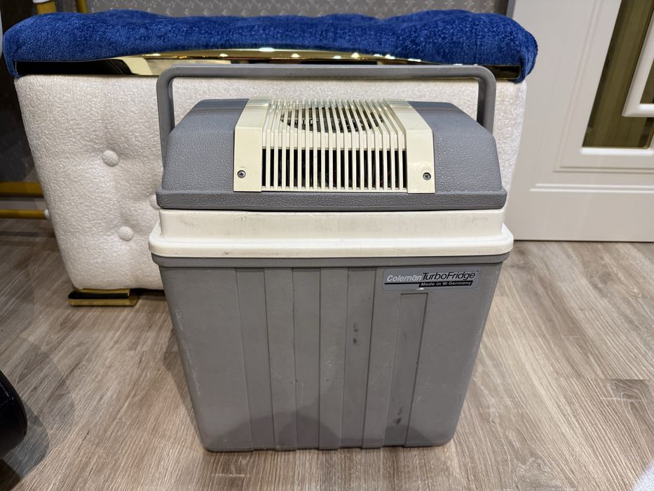 * автохолодильник оригинал Германия б/у в среднем состоянии