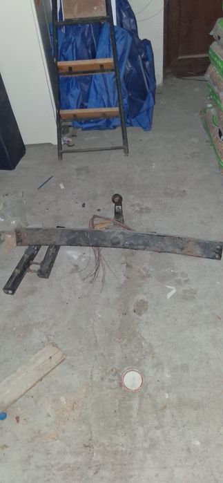 Теглич за мерцедес ц класа