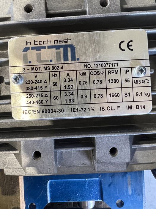 Мотор-редуктор 0.75 кВ 5.5/2.8 оборота