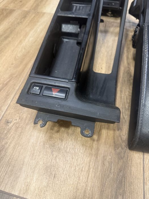 Подлакътник с барче за БМВ е46