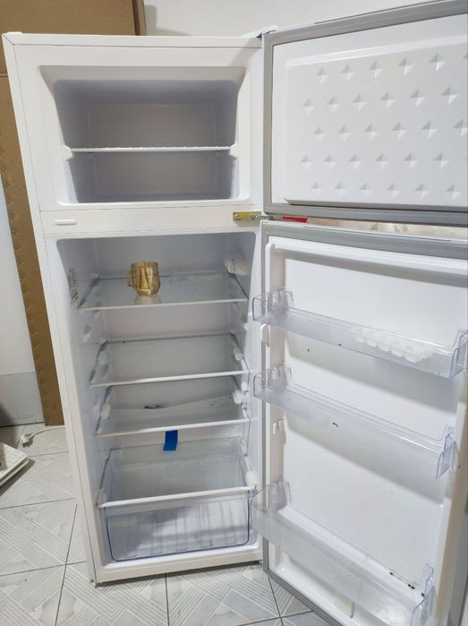 Продается холодильник PREMIER