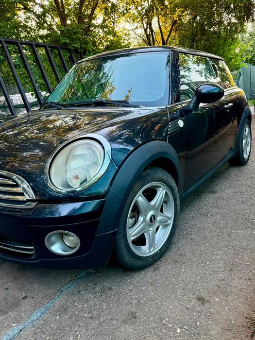 MINI Cooper 1.6 Benzină 120 CP • 6 Trepte • 2008 • Euro 4