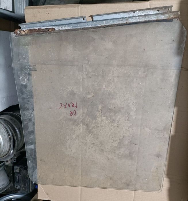 Geam lateral dr față la ușa,Renault trafic 1,bluza top Marim top