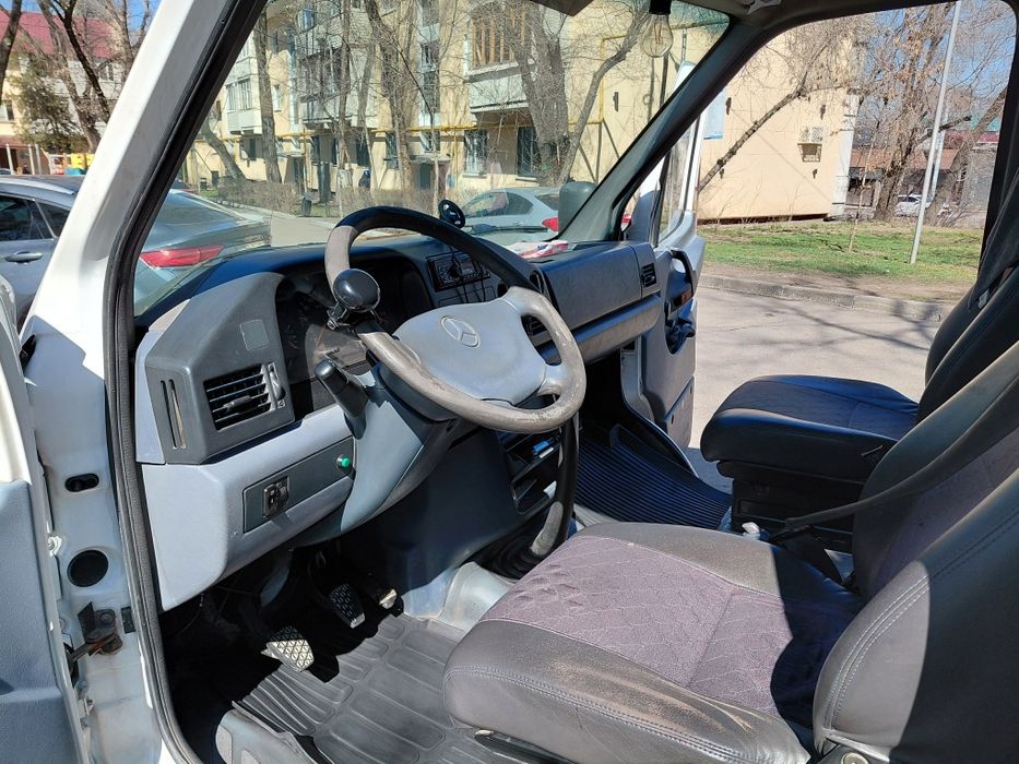 Мерседес бенц спринтер 1996г.в объем 2.3м