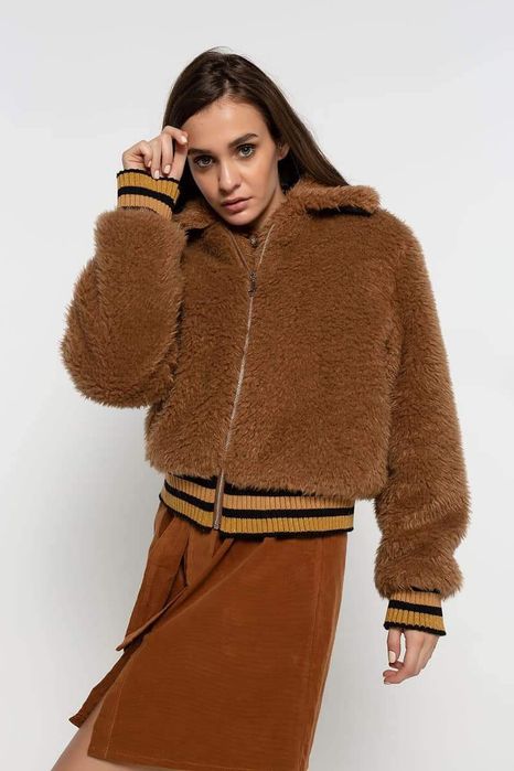 Пухено якенце 
S/M (универсален размер) 
19лв