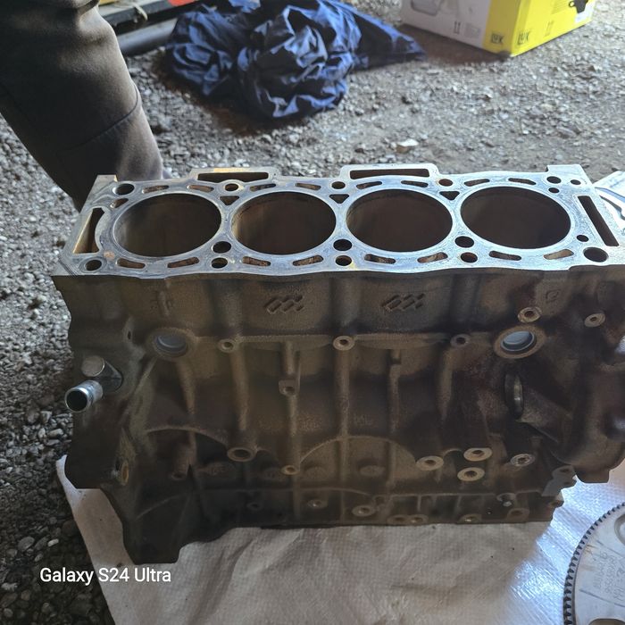 Здравейте,продавам двигател за Peugeot 3008 2.0BlueHD EAT8  181 2018г