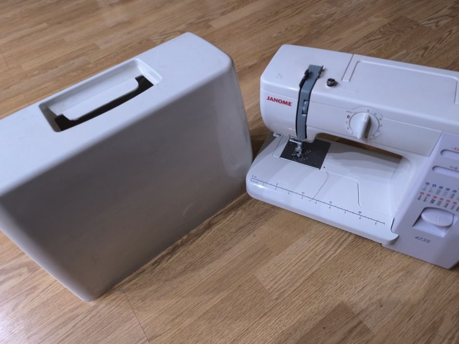 Швейная машинка JANOME 423S