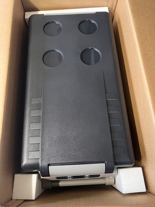 Голям 55 литра Хладилник с фризер за кола,кемпер или каравана.