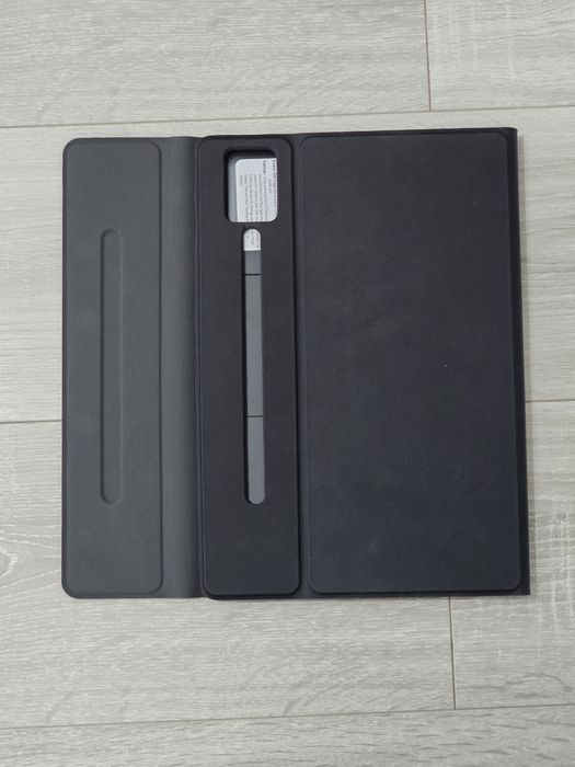 Husă cu tastatură pentru Lenovo Idea Tab Pro 12.7" (2025) – Tastatură detașabilă, iluminată, cu touchpad