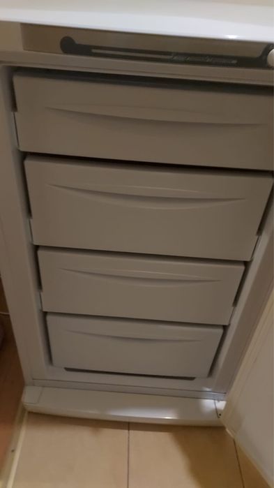 Морозилка Indesit