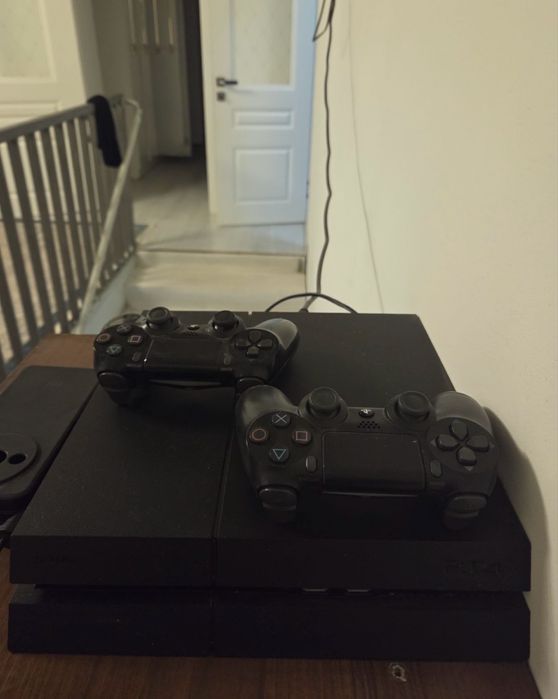 Плйэстейшен 4 PS новый