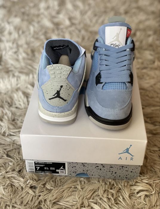 Jordan 4 University Blue