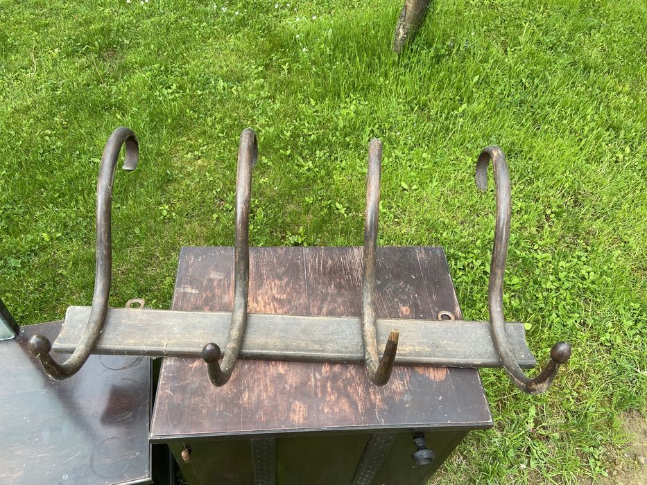 Mobila veche românească agropensiuni